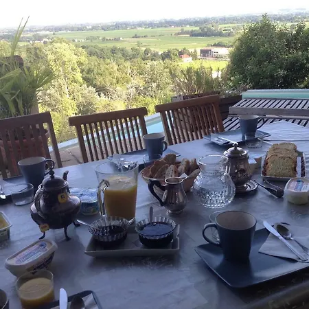 Le Prieure Couette-café 3*